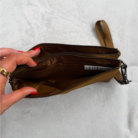 lululemon athletica wristlet - Picture 2 of 3